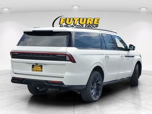 New 2026 Lincoln Navigator L Reserve AWD/4WD image 6