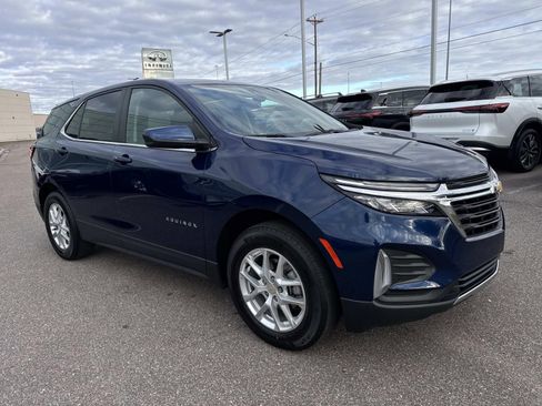 Used 2022 Chevrolet Equinox LT image 3