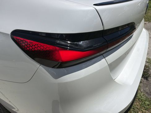Certified 2023 BMW 740i RWD image 11