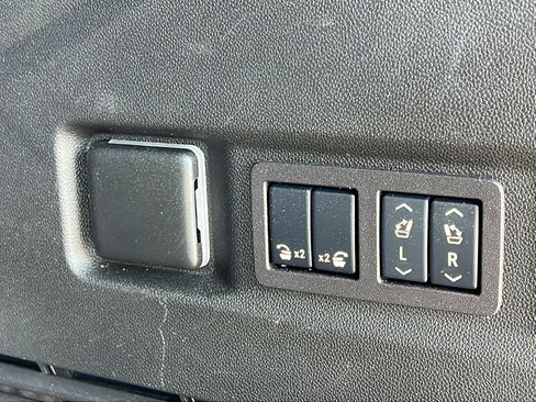 Certified 2024 Chevrolet Tahoe Premier AWD/4WD image 13