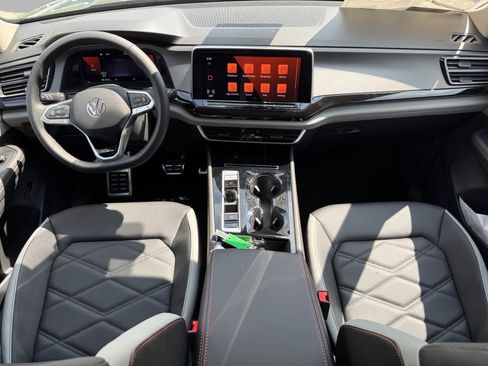 New 2025 Volkswagen Atlas Peak Edition SE image 10