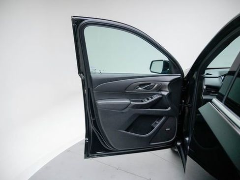 Used 2022 Chevrolet Traverse Premier image 22