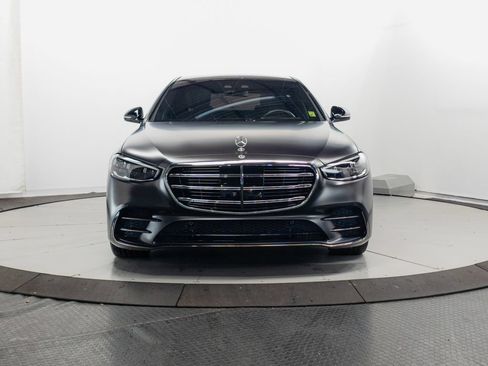Used 2024 Mercedes-Benz S 500 4MATIC w/ AMG Line image 2