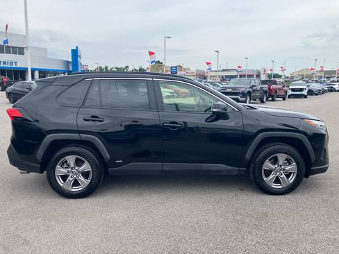 Used 2025 Toyota RAV4 XLE AWD/4WD image 8
