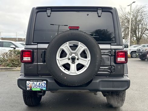 Used 2022 Jeep Wrangler Unlimited Sport image 4