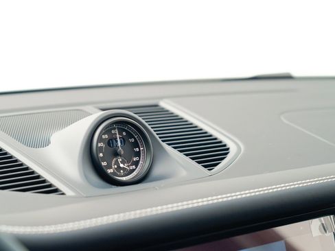 New 2026 Porsche Macan S image 28