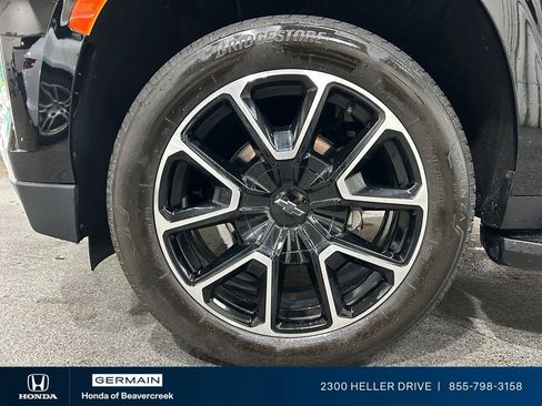 Used 2024 Chevrolet Suburban RST w/ Luxury Package AWD/4WD image 13