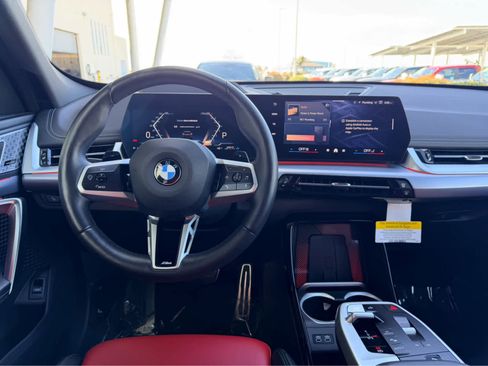 Used 2025 BMW X1 xDrive28i w/ Premium Package image 17
