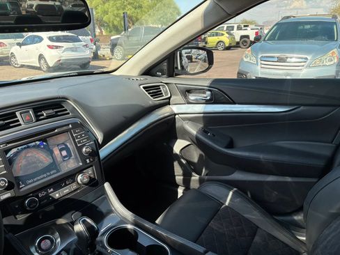 Used 2018 Nissan Maxima SR w/ Midnight Edition FWD image 20