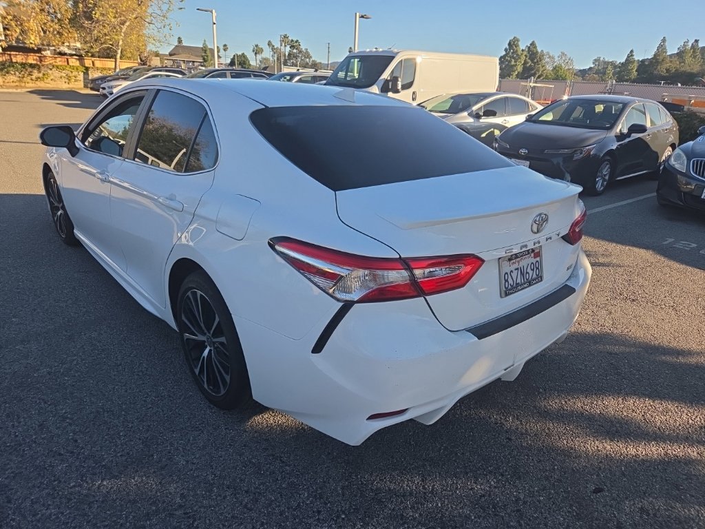 Used 2020 Toyota Camry SE w/ Carpet Mat Package FWD image 3