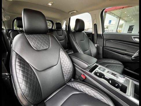 Used 2023 Ford Edge Titanium AWD/4WD image 9