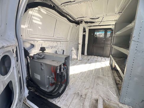 Used 2010 Ford E-350 and Econoline 350 Super Duty image 7