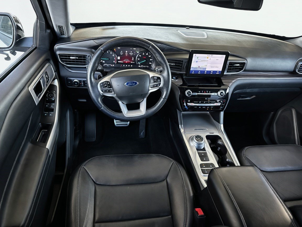 Used 2021 Ford Explorer Limited w/ Equipment Group 301A RWD image 16