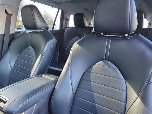 Used 2022 Toyota Highlander XLE image 5