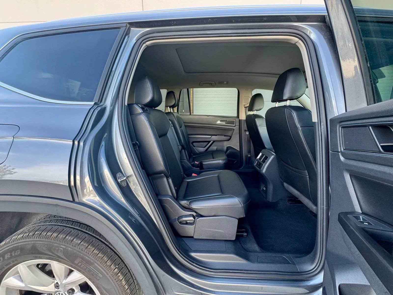 Used 2018 Volkswagen Atlas SEL AWD/4WD image 13