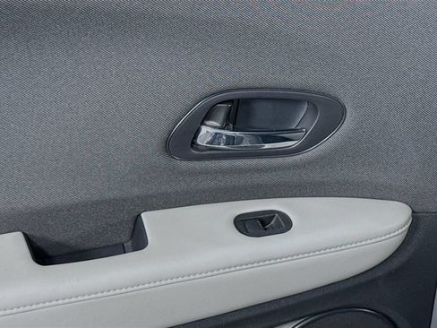 Used 2020 Honda HR-V LX image 24