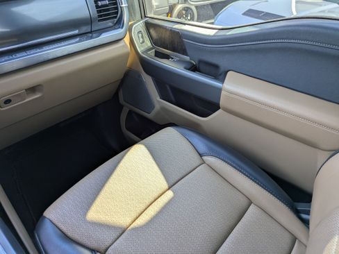 Used 2025 Ford F250 Lariat w/ Chrome Package image 19