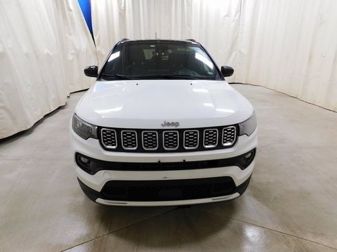 Used 2024 Jeep Compass Limited image 4