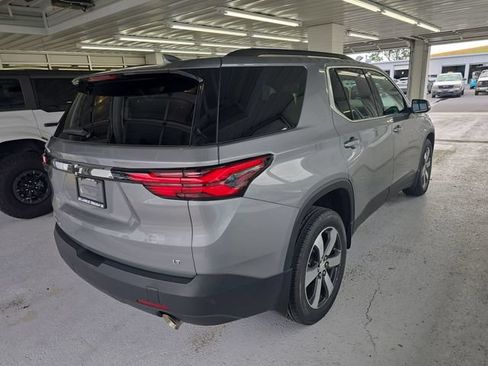 Used 2023 Chevrolet Traverse LT w/ LT Premium Package AWD/4WD image 6
