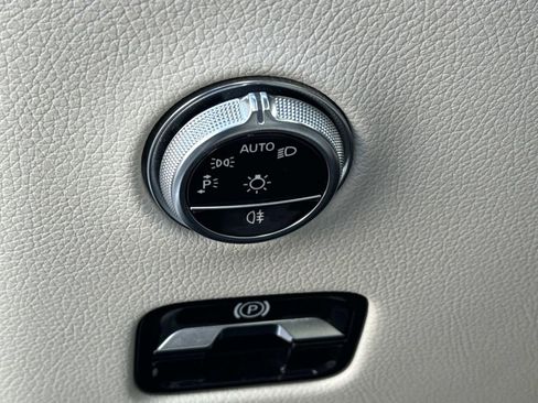 Used 2023 Mercedes-Benz GLC 300 image 21