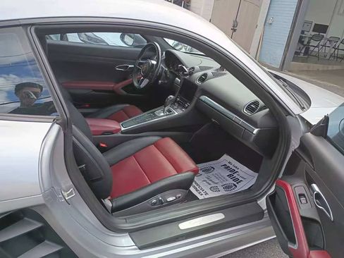 Used 2018 Porsche 718 Cayman image 10