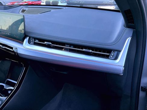 Certified 2025 BMW X1 xDrive28i w/ Technology Package image 18