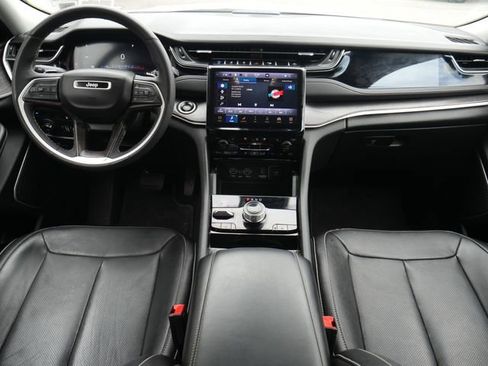 Used 2023 Jeep Grand Cherokee 4WD 4xe w/ Luxury Tech Group II image 9