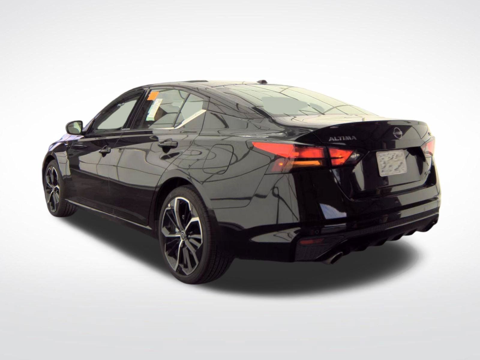 Used 2025 Nissan Altima 2.5 SR AWD/4WD image 2
