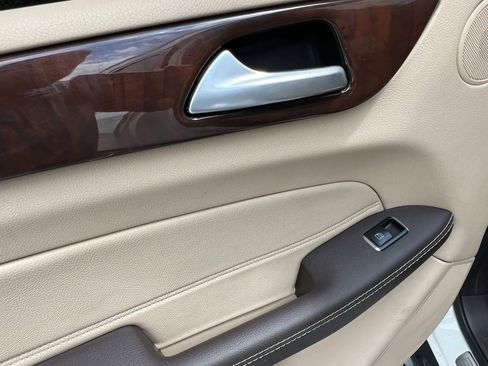 Used 2018 Mercedes-Benz GLS 450 4MATIC w/ Premium Package image 26