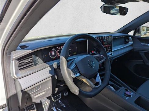 New 2026 Volkswagen Tiguan SE R-Line image 12