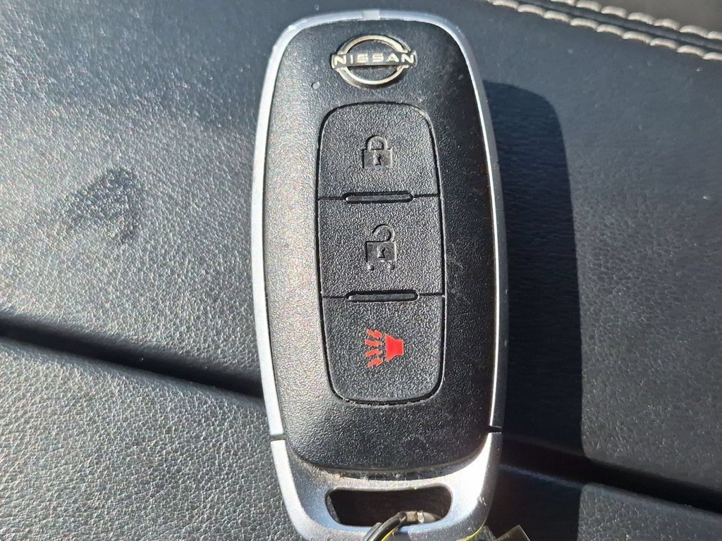 Used 2024 Nissan Rogue S AWD/4WD image 32