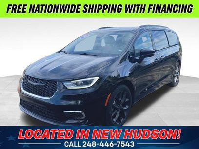 Used 2025 Chrysler Pacifica Limited