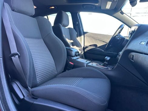 Used 2019 Dodge Charger R/T w/ Blacktop Package image 26