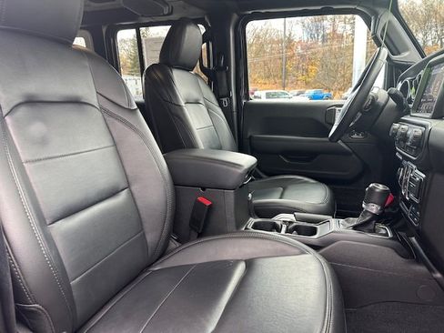 Certified 2022 Jeep Wrangler Unlimited Sahara AWD/4WD image 25