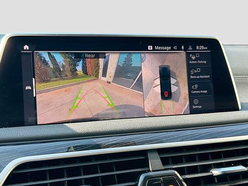 Used 2021 BMW 740i w/ Premium Package RWD image 14