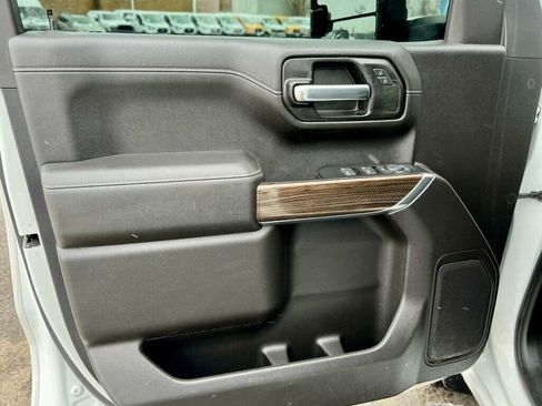 Used 2020 Chevrolet Silverado 1500 LT w/ All-Star Edition image 12