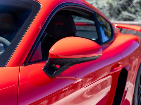 Certified 2023 Porsche 718 Cayman GT4 RWD image 20