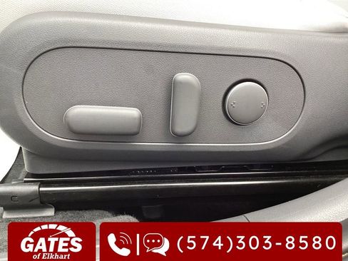 Used 2025 Hyundai Kona SEL FWD image 13