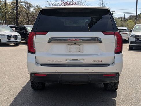 Used 2023 GMC Yukon XL AT4 w/ AT4 Premium Package image 4