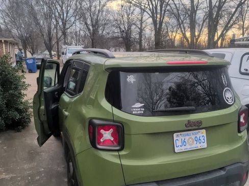 Used 2016 Jeep Renegade 75th Anniversary image 2