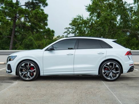 Used 2024 Audi RS Q8 AWD/4WD image 4