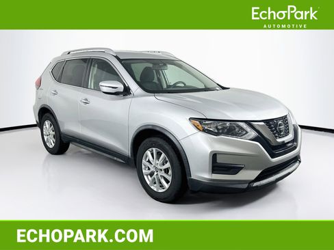 Used 2018 Nissan Rogue SV FWD image 1