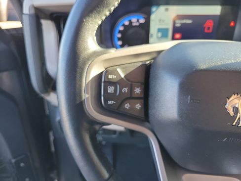 Used 2022 Ford Bronco Wildtrak image 6