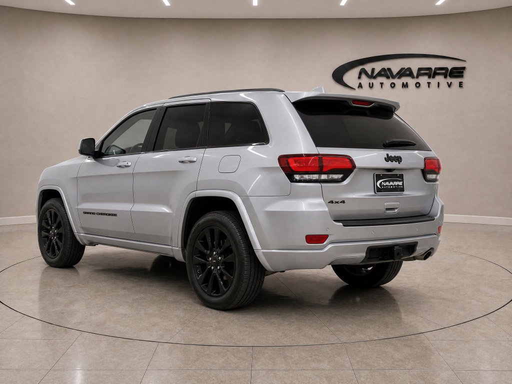 Used 2020 Jeep Grand Cherokee Altitude AWD/4WD image 5