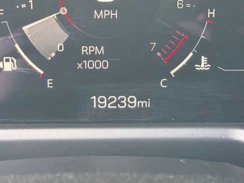 Used 2025 GMC Acadia Elevation FWD image 26