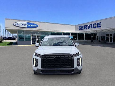 Used 2023 Hyundai Palisade Limited w/ Cargo Package FWD image 3