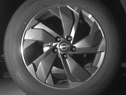 Used 2025 Nissan Rogue SV image 15