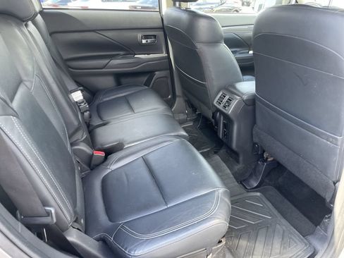 Used 2020 Mitsubishi Outlander SEL AWD/4WD image 23