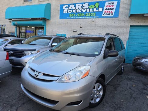 Used 2009 Toyota Sienna LE image 2