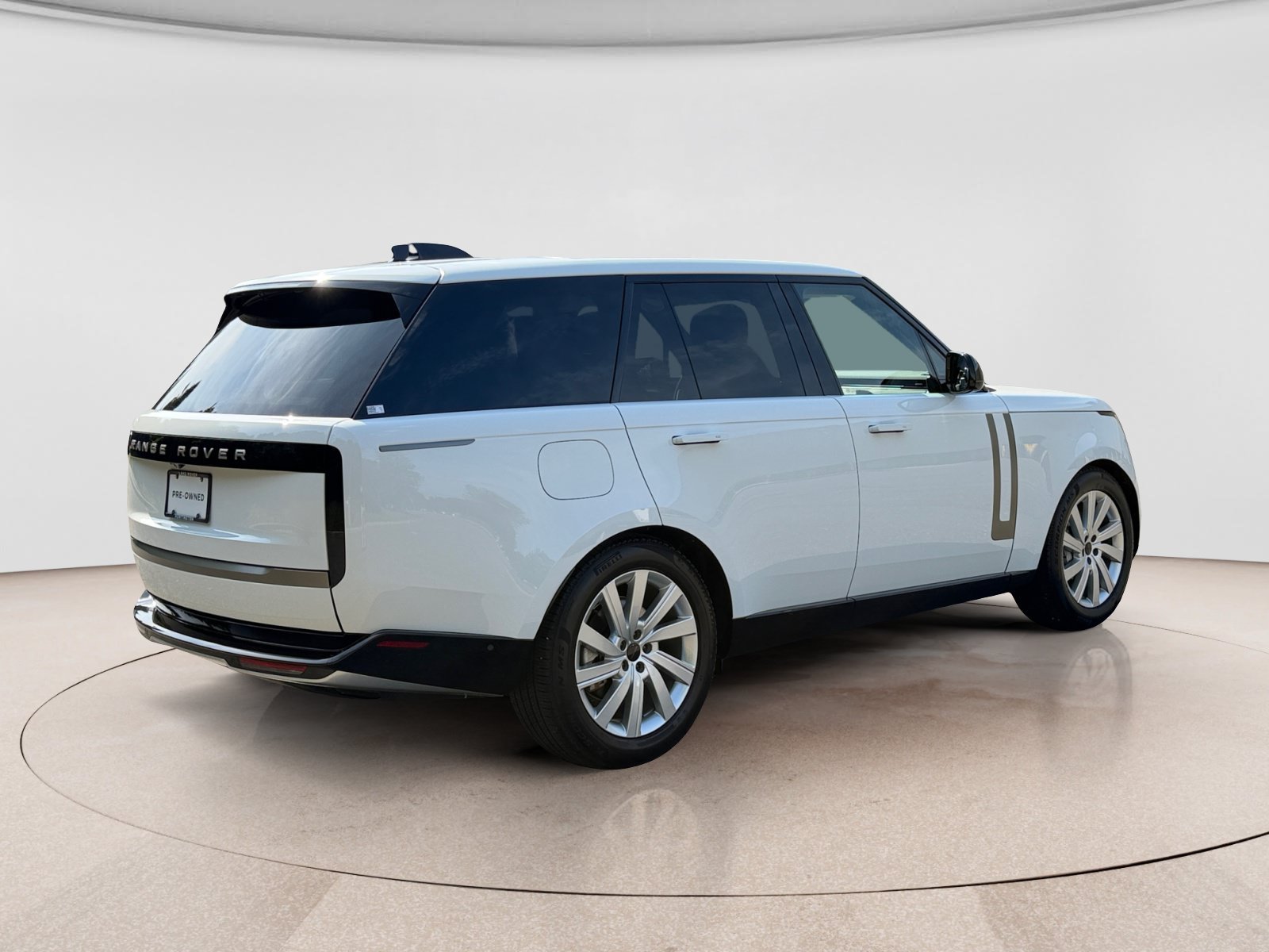 Used 2026 Land Rover Range Rover SE AWD/4WD image 5